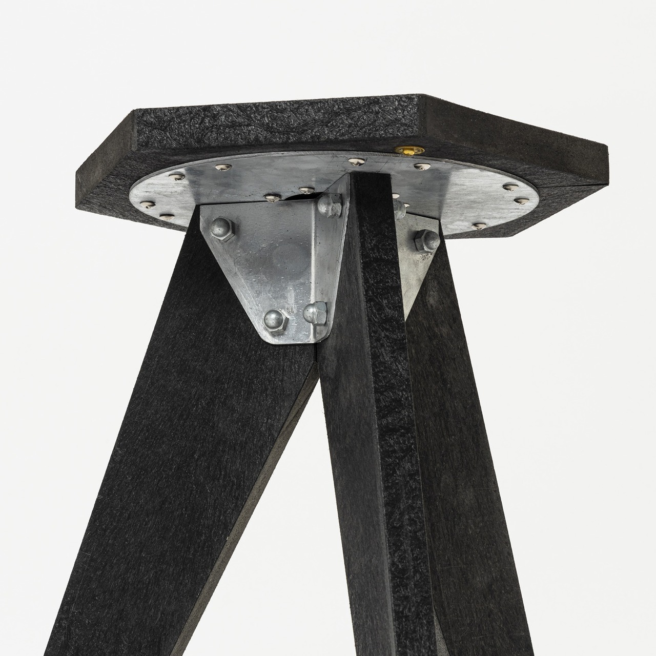 RECYCLED PLASTIC TRI-LEG STOOL_HEX SEAT - 3