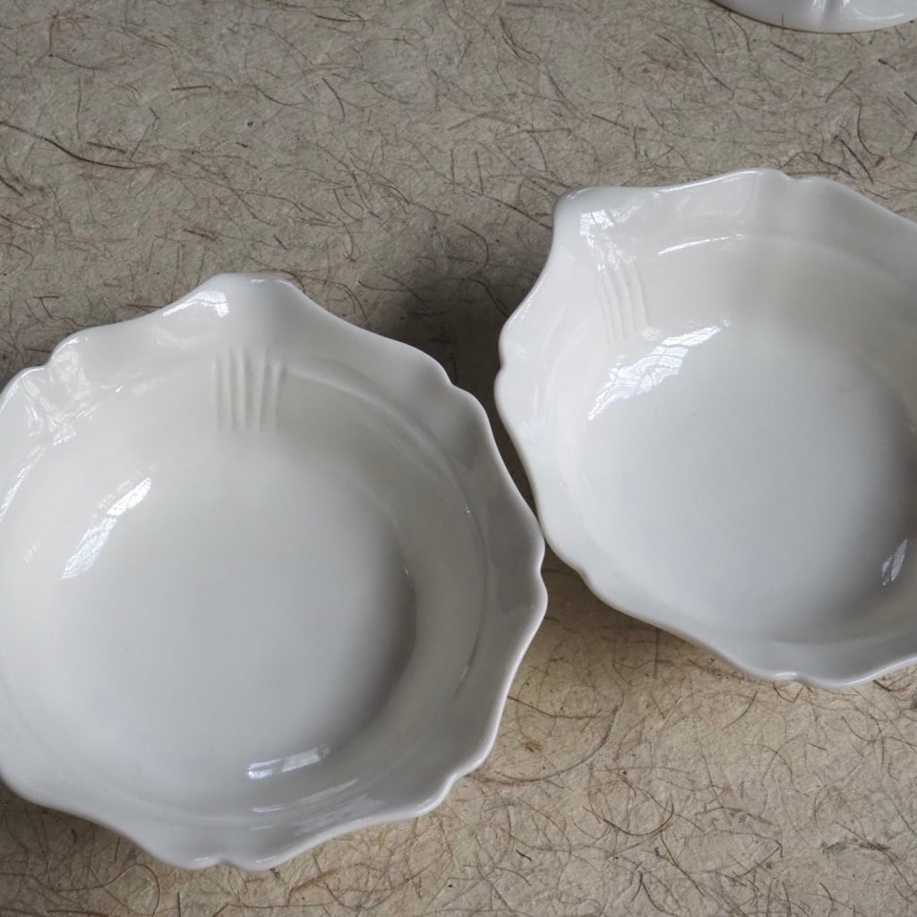 色原 昌希/白磁 八輪宝瓶