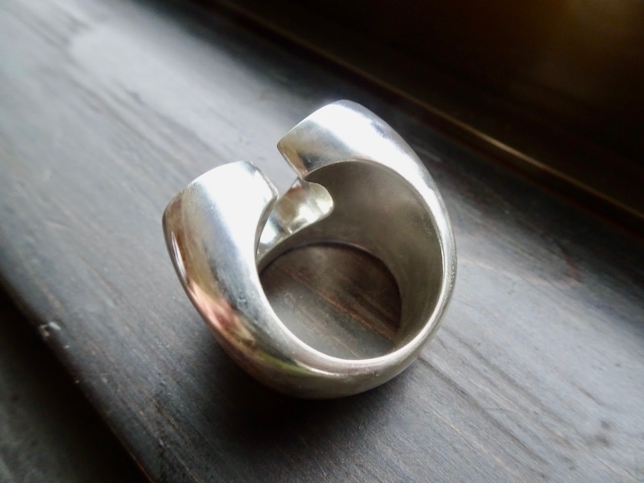 仁尾彫金『ビッグ馬蹄リング』ハンドメイド230 | 仁尾彫金 