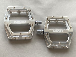DMR VAULT PEDAL【シルバー】