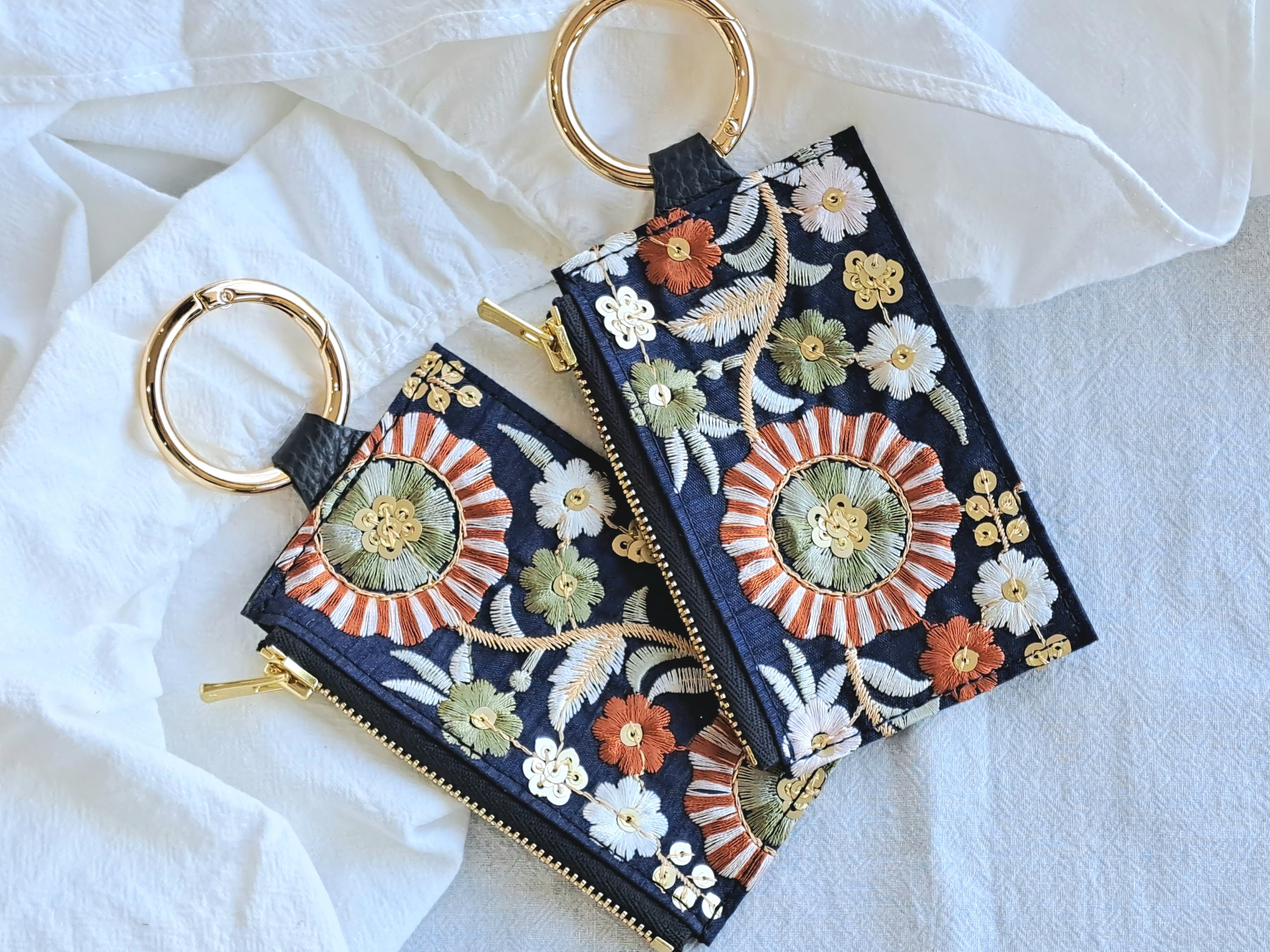 カーネーション刺繍❤︎サテンリボン付❤︎チェーンショルダー ...