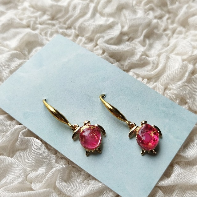 Honu / pierce or earrings