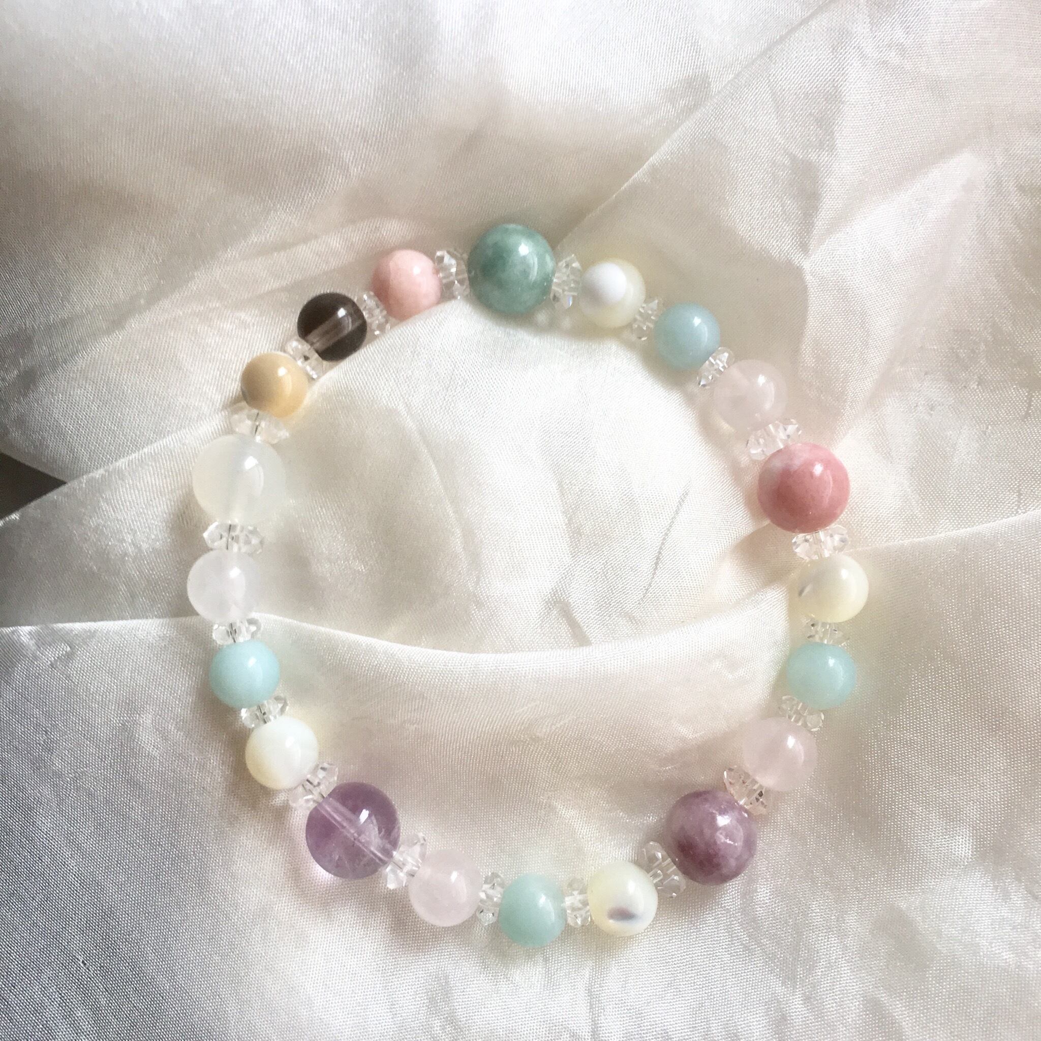 Kuan Yin クァンイン gemstone bracelet 