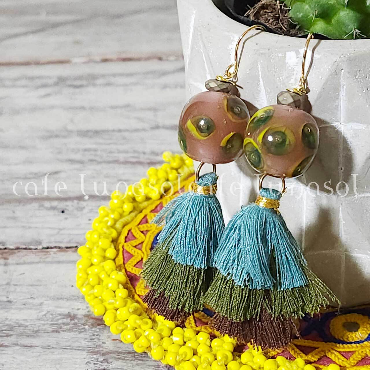 P-14 インドネシアビーズのピアス