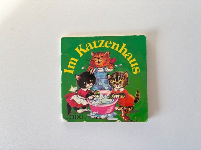 【ドイツ】猫のピクシー絵本 / グリーン