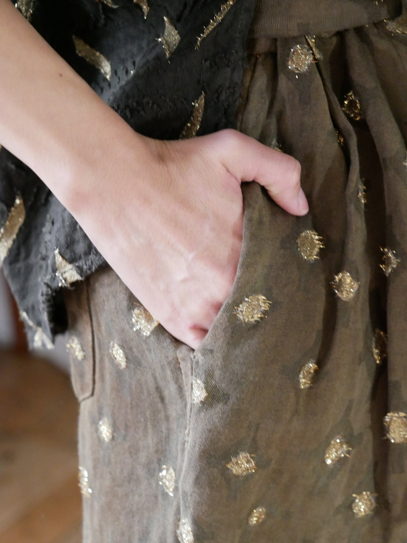 yurtao ユルタオ　金ラメブラウス yurtao ユルタオ 金ラメブラウス 2025年最新】yurtaoの人気アイテム