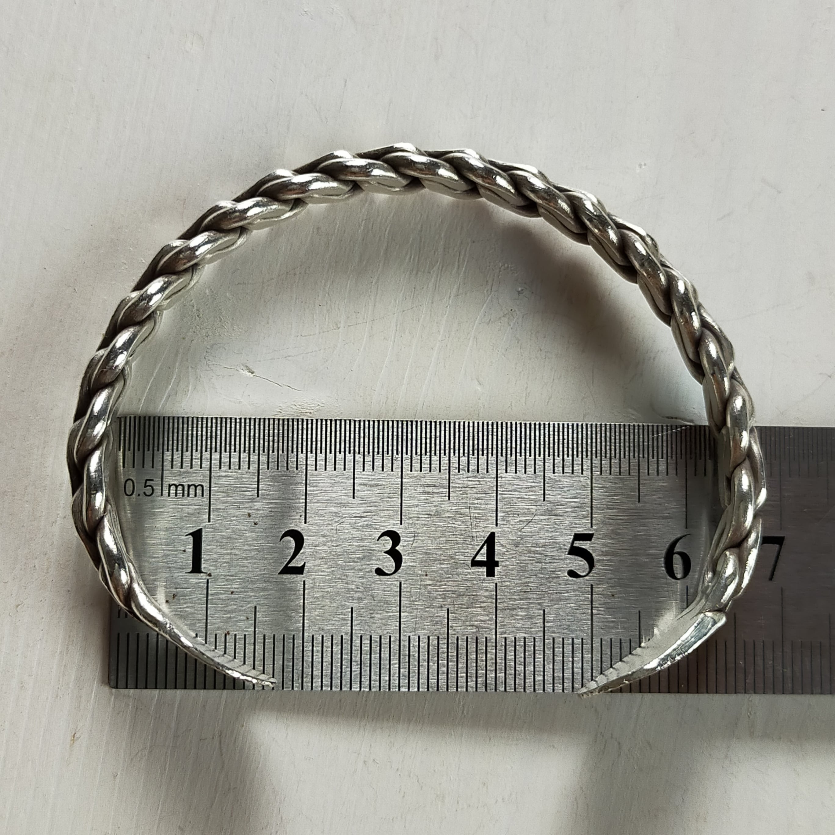 KSB-E5 カレンシルバーバングル