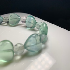 b151 ハート×カットフローライトブレスレット