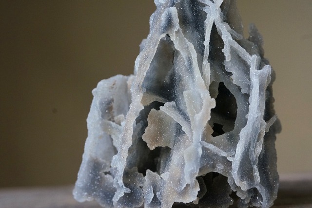 カルセドニー / クローライト ① Chalcedony / Chlorite