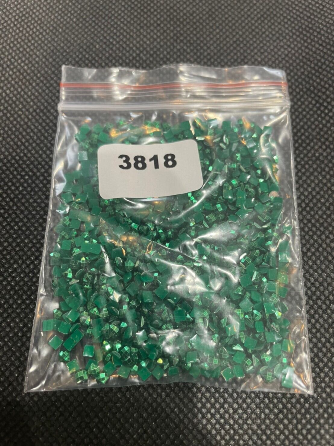 【3818番】メタリックビーズ⭐︎四角(square)ビーズ 5g入り