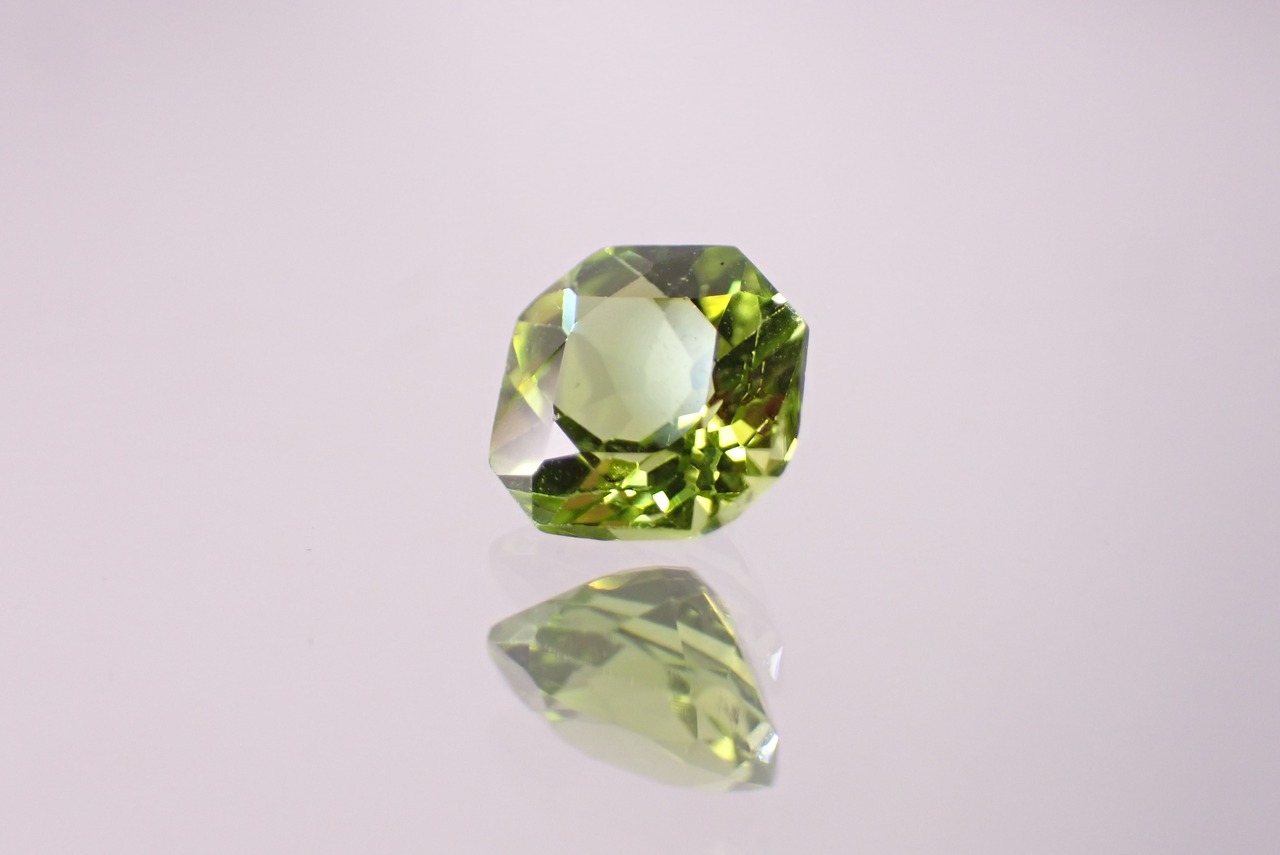 ペリドット　1.55ct　[D2-407]