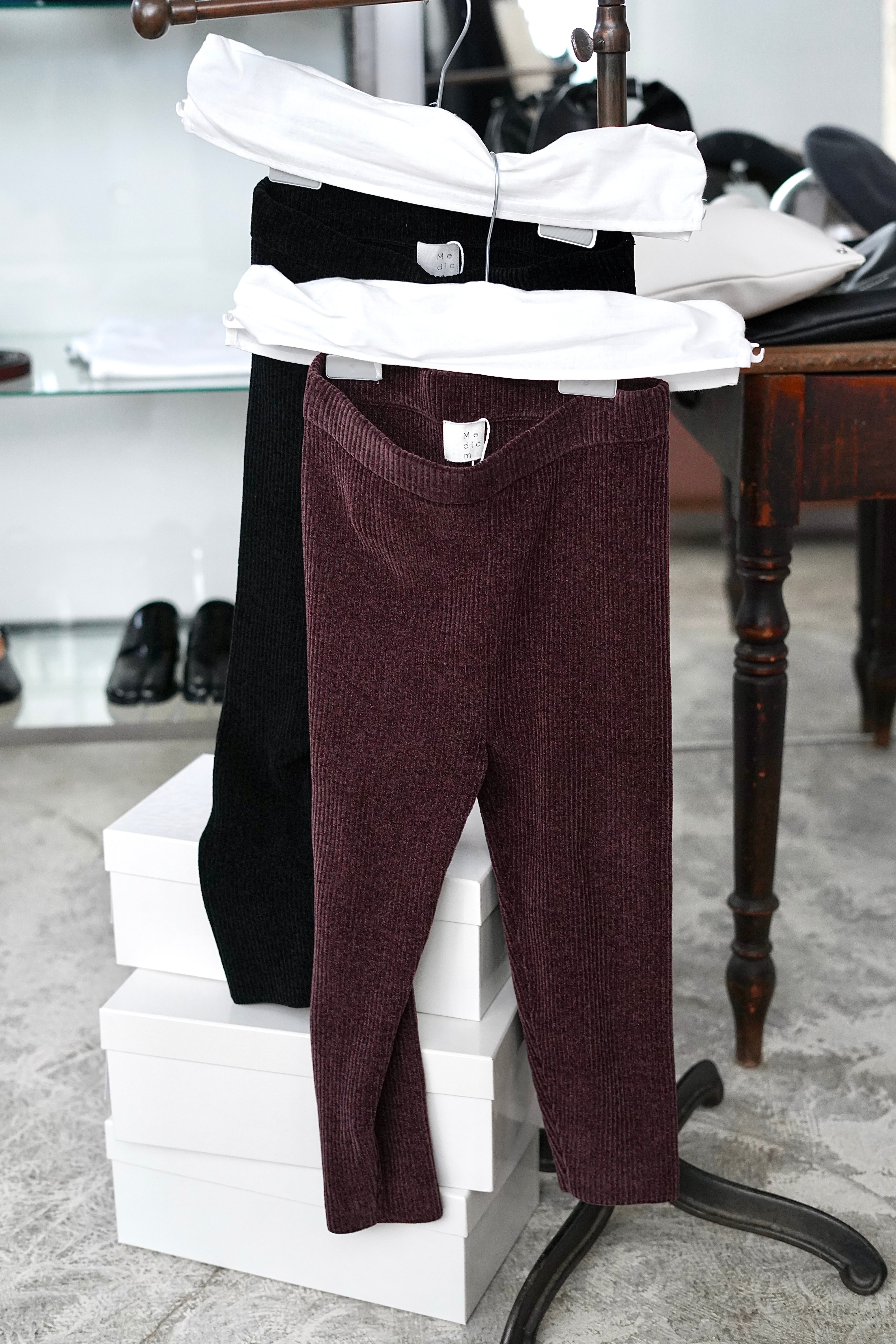Mediam / Mole Knit Half Pants (Burgundy, Black) | JUQUI Online