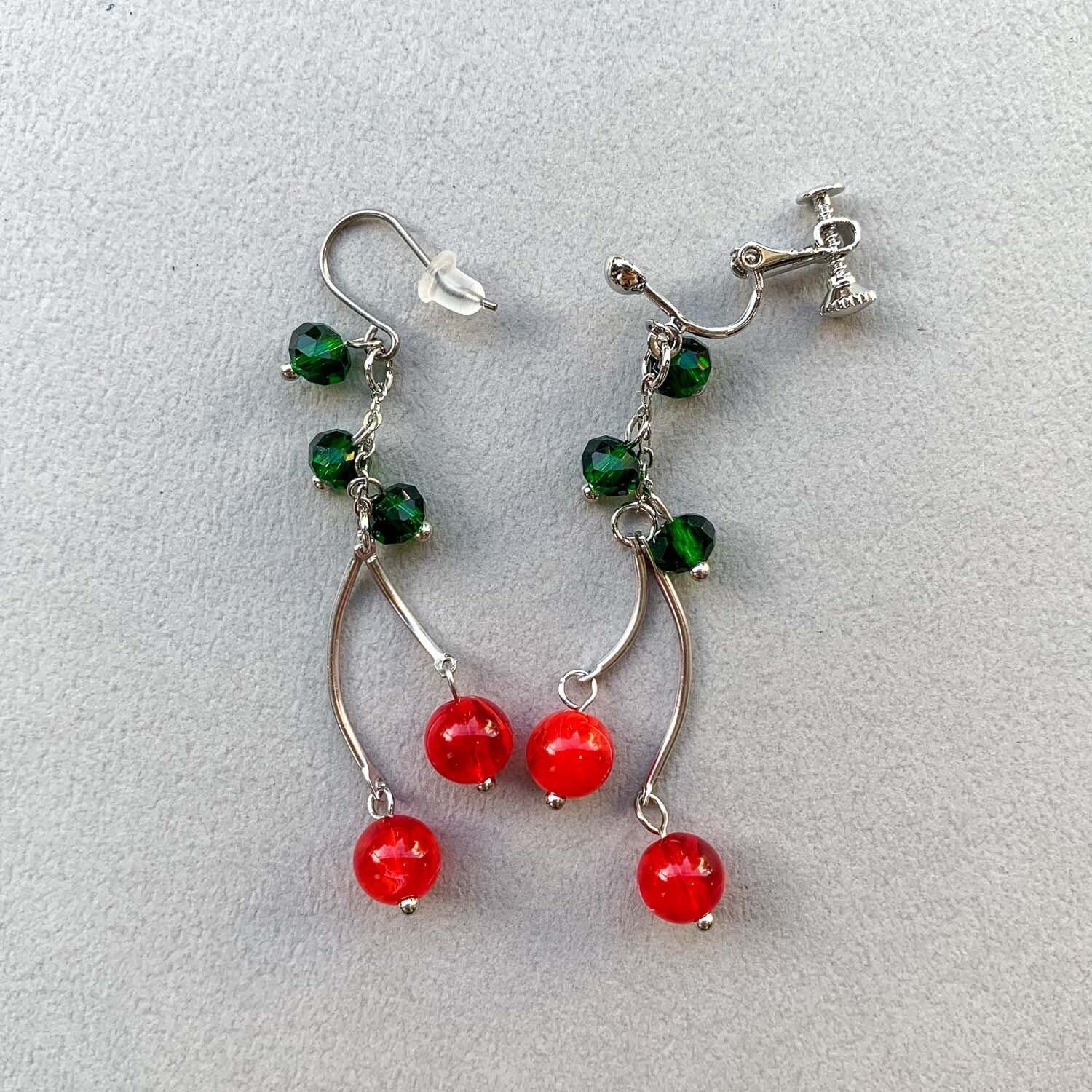 シルバーなさくらんぼ〈ピアス/イヤリング〉 | Dua-アクセサリーパーツ