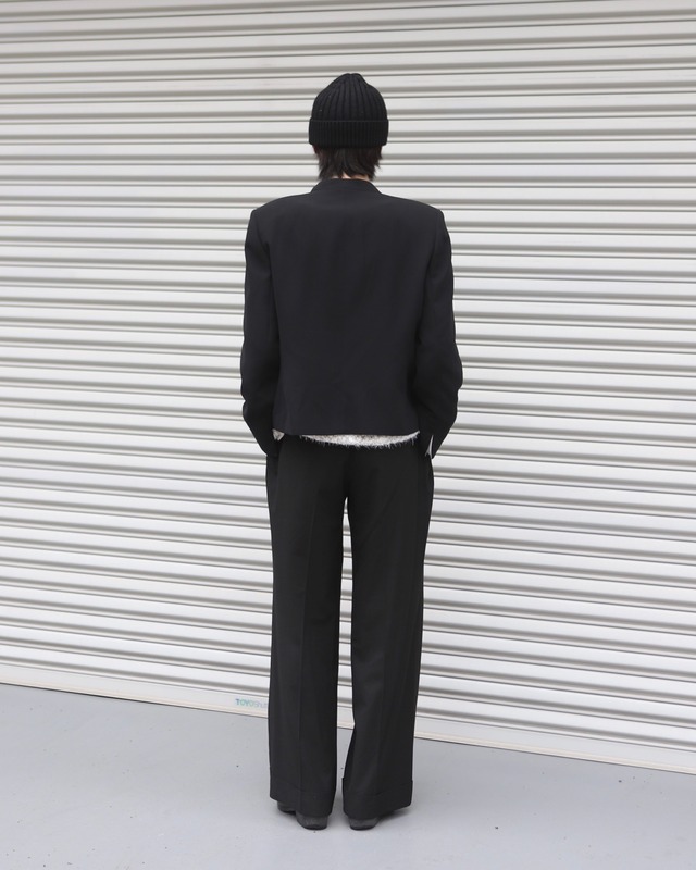 Short length bicolor lapel jacket