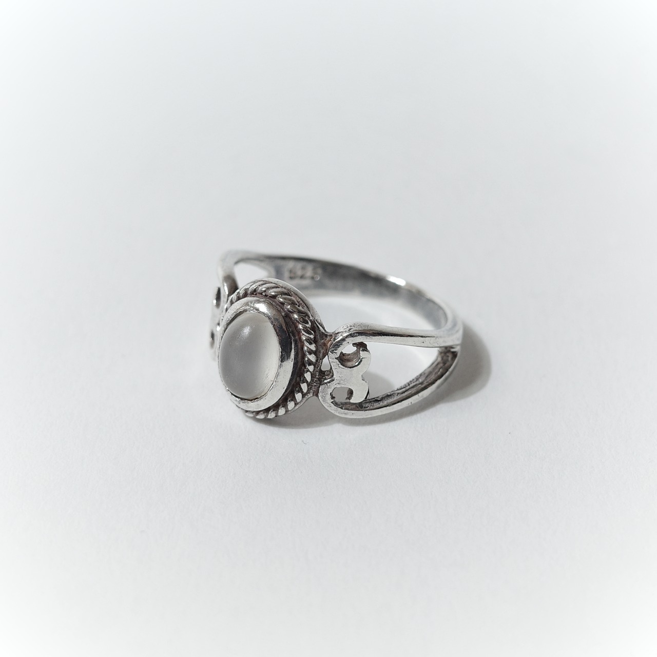 STONE RING