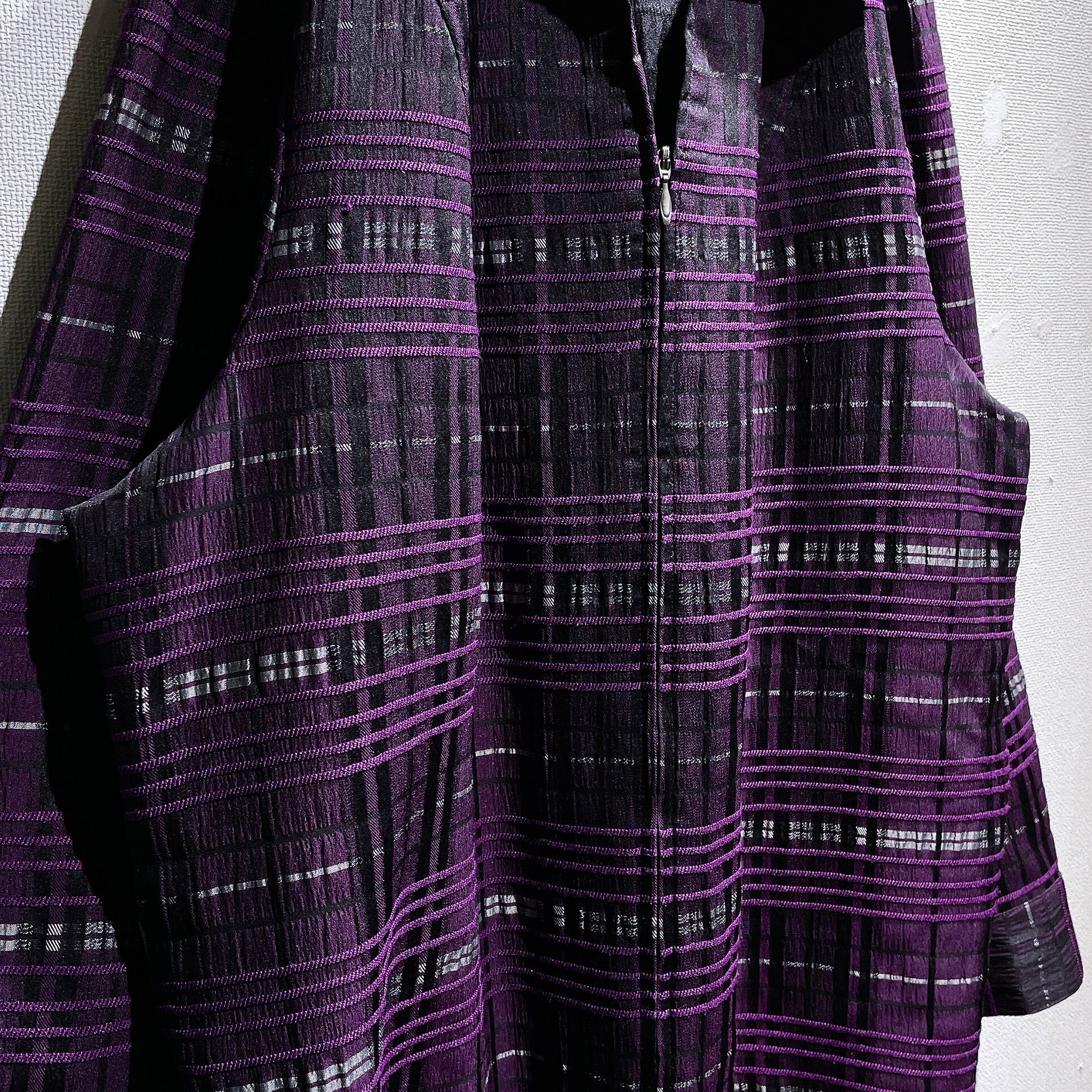 Bewitching Beautiful purple × solid embbossed Design full zip jacket