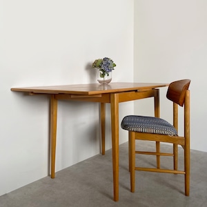 Dining table with 2 leaves _ EDSBY VERKEN / TB013