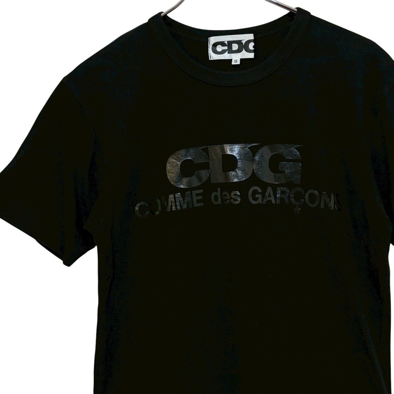新品未使用 コムデギャルソン ロゴTシャツ Sサイズ COMME des GARCONS コムデギャルソン Tシャツ S センターロゴ プリント