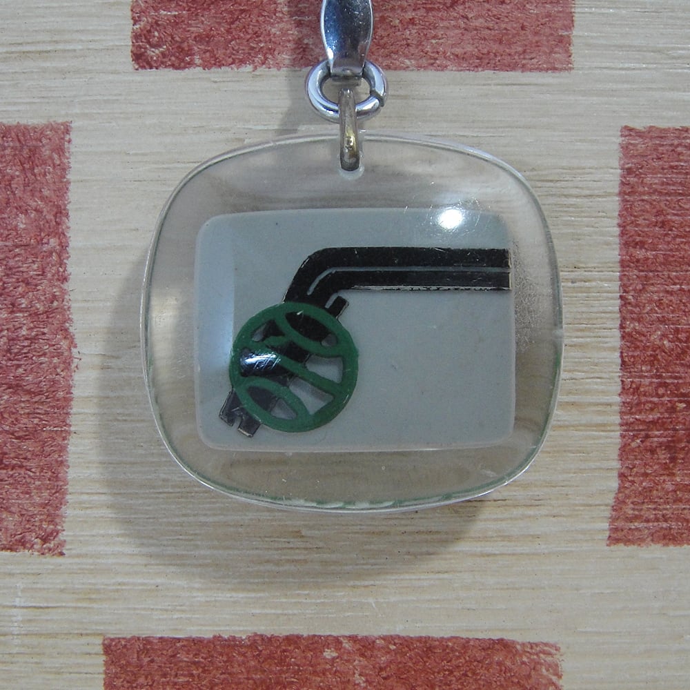 レトロ キーホルダーKEY SMILEY COM