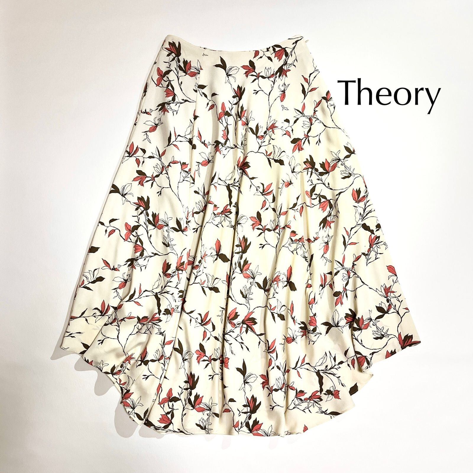 希少 LAURA ASHLEY ローラアシュレイ 花柄刺繍カーディガン ニット