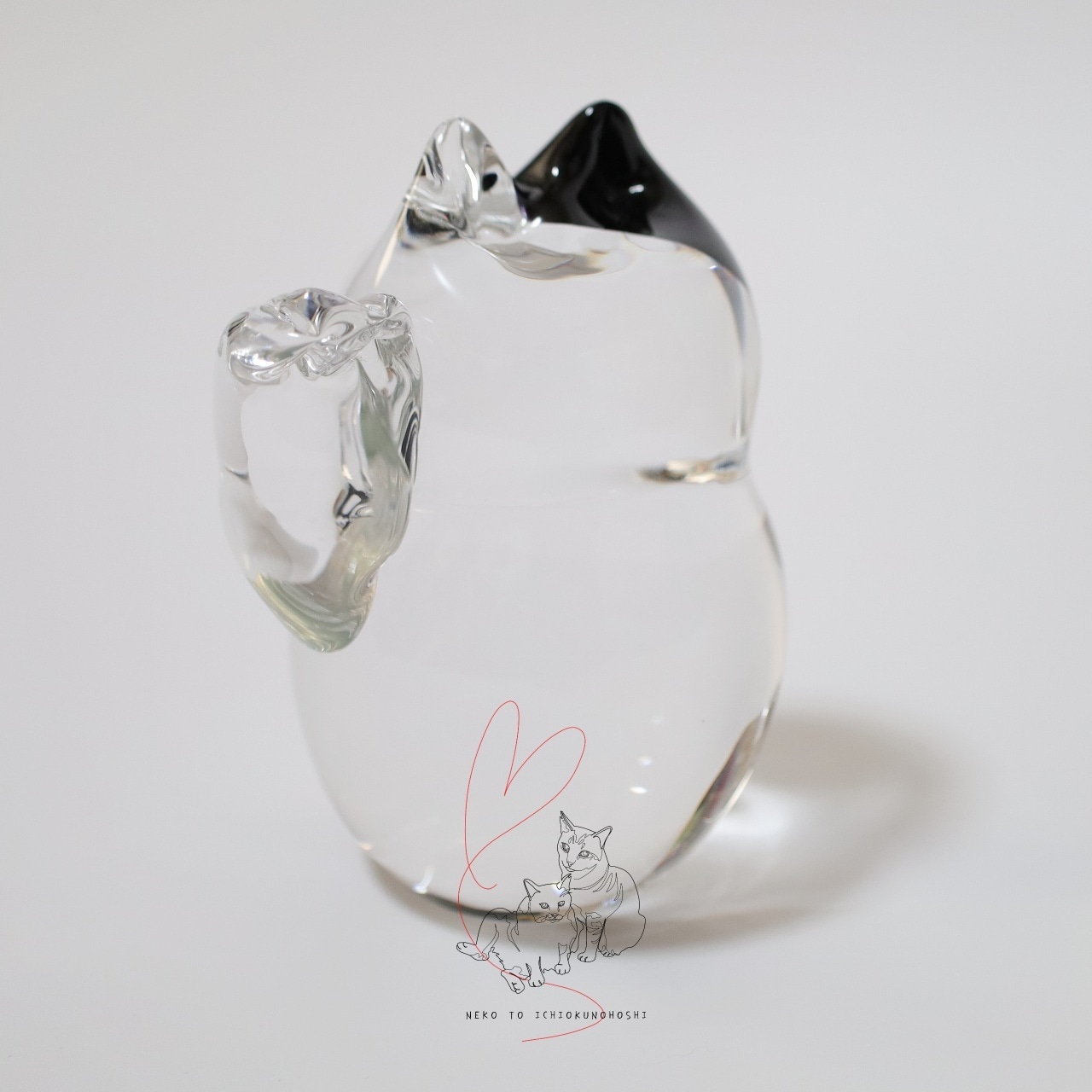 硝子の福招き猫