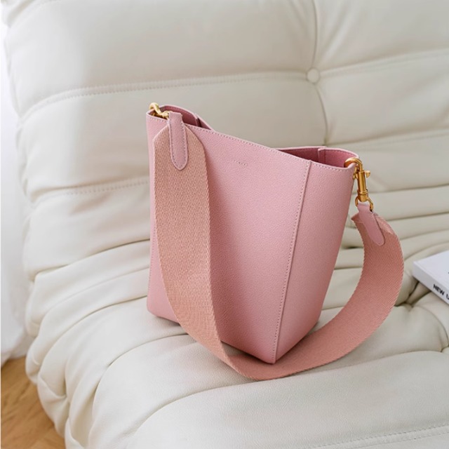 Aimer（エメ） パーティーバッグ フレアタッククラッチバッグ(FREE ゴールド): AIMER | エメ