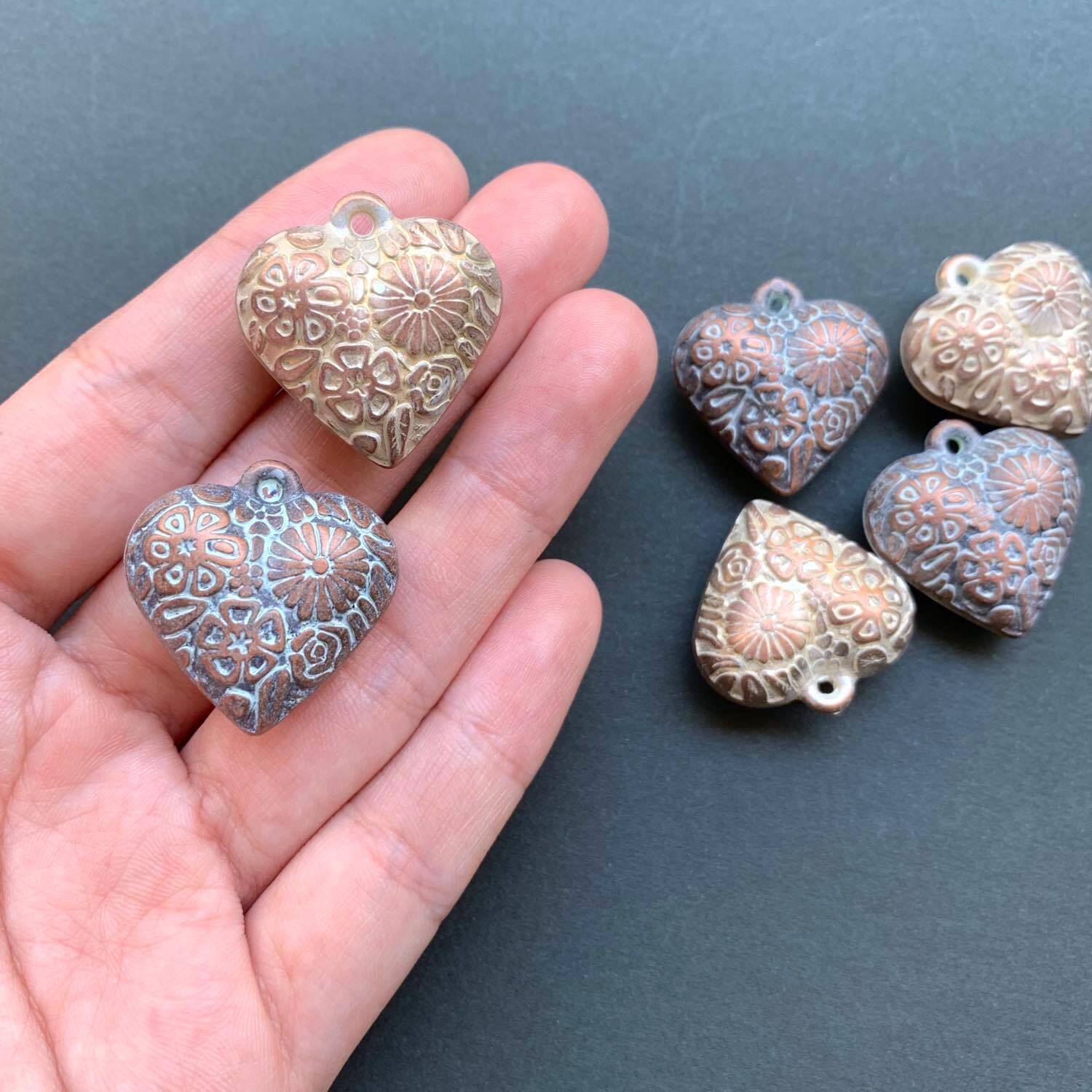 再入荷〉三つのお花模様ぷっくりハートのイタリアチャーム | Dua