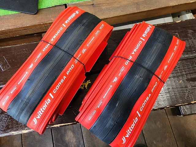 vittoria (ヴィットリア) CORSA PRO TUBULESS-RAEDY TLR RED SPECIAL EDITION 28C
