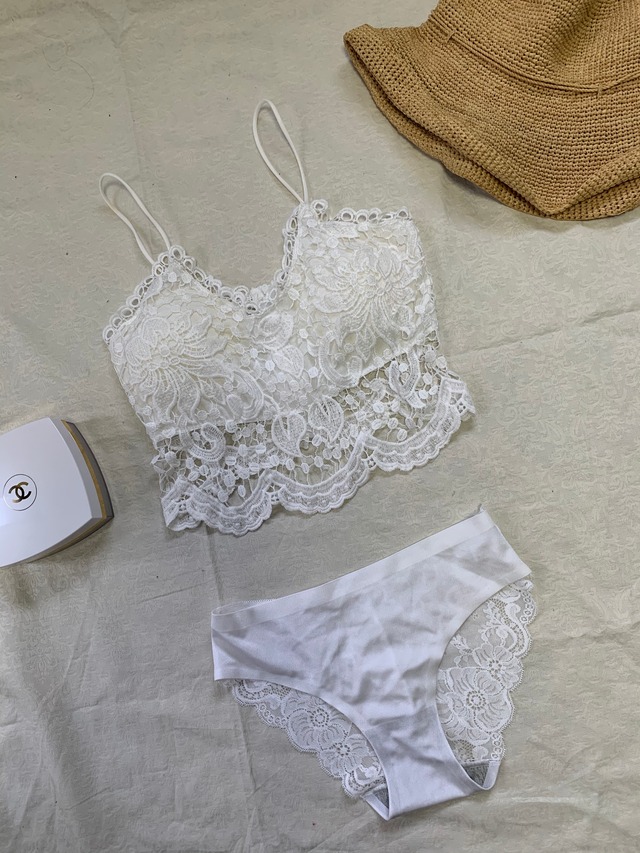 ホワイト透かし編みレース　ブラレット