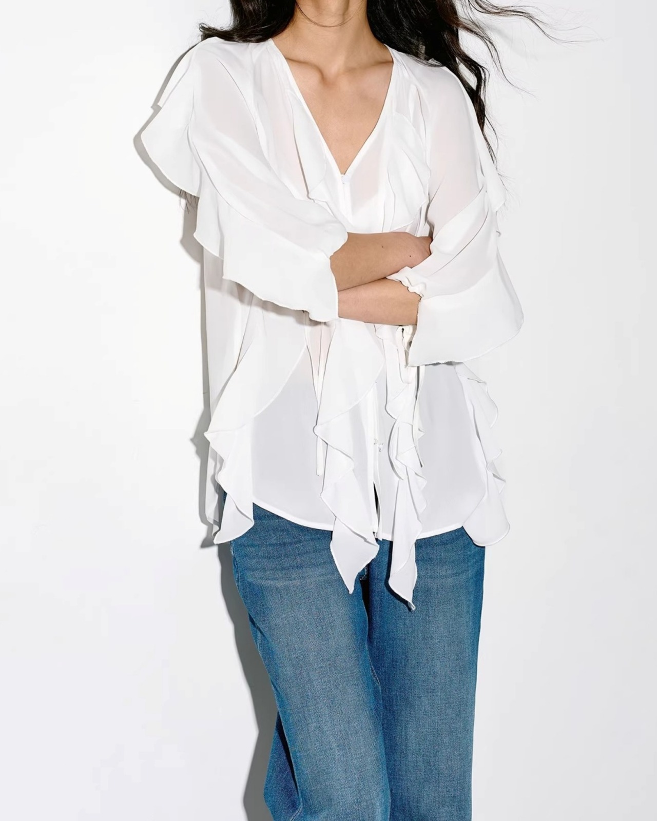 Frilled v-neck Blouse L0064