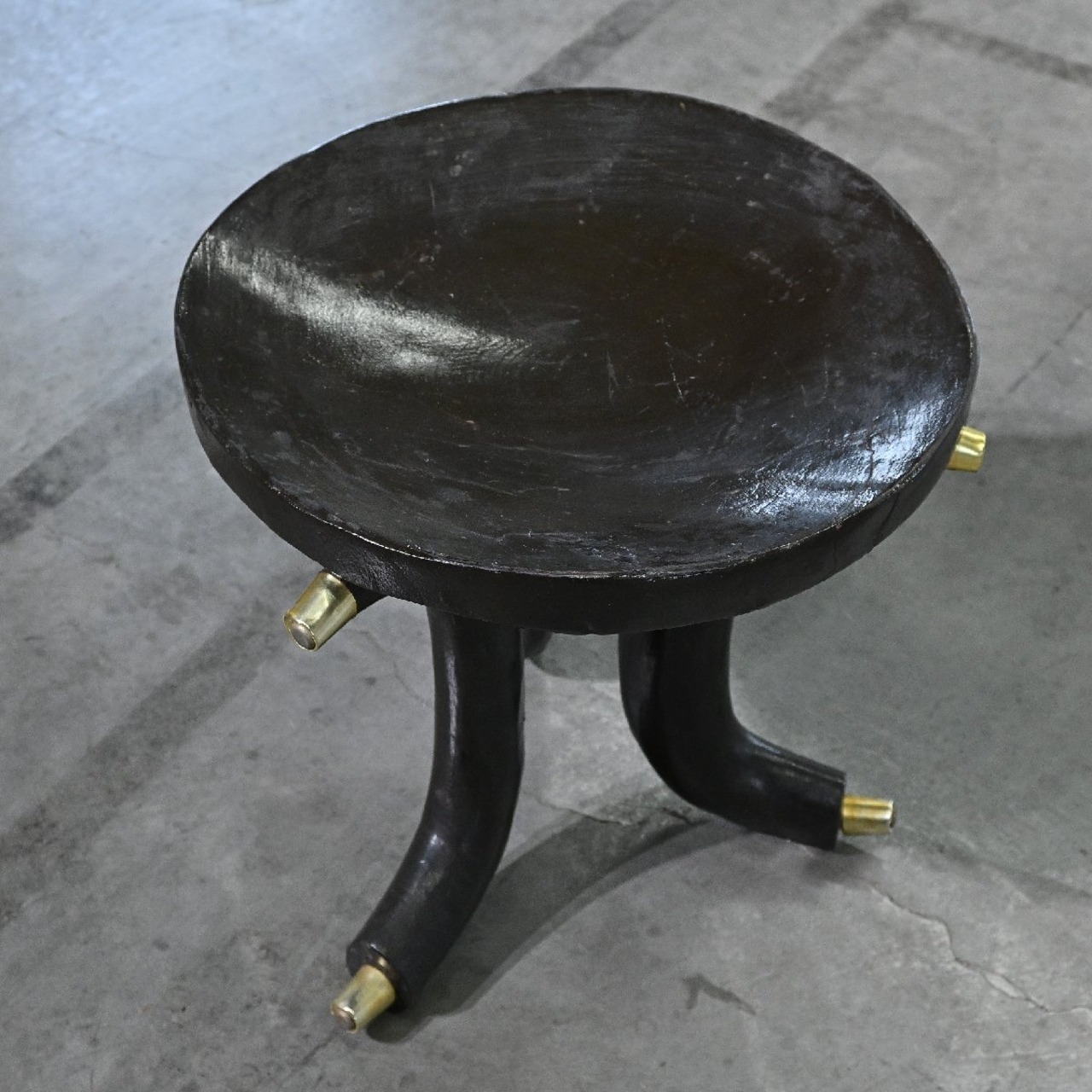 民族家具「Oromo Stool / オロモスツール」A アフリカン 腰掛け サイドテーブル 花台 飾り台 オブジェ 彫刻 トライバル ヴィンテージ【中古家具/中古インテリア/USED家具ユーズド家具/リサイクル】