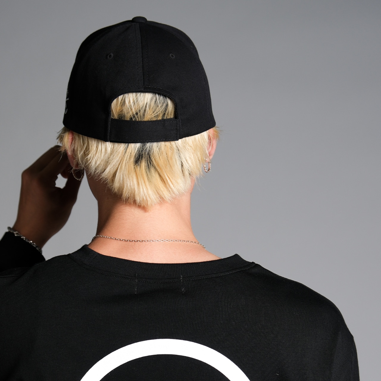 ロゴ刺繡キャップ