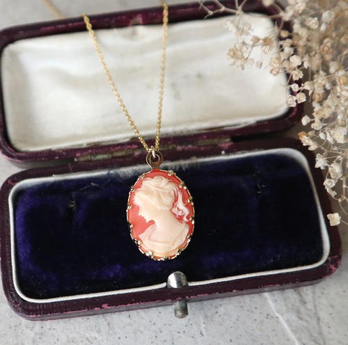 ドイツヴィンテージ！貴婦人のカメオネックレス(アプリコットカラー)　金アレ対応