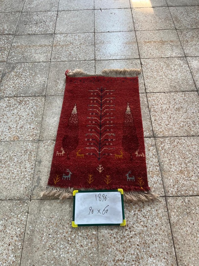 絨毯クエスト79【No.290】Gabbeh　ギャッベ　※現在、こちらの商品はイランに置いてあります。ご希望の方は先ずは在庫のご確認をお願いします。
