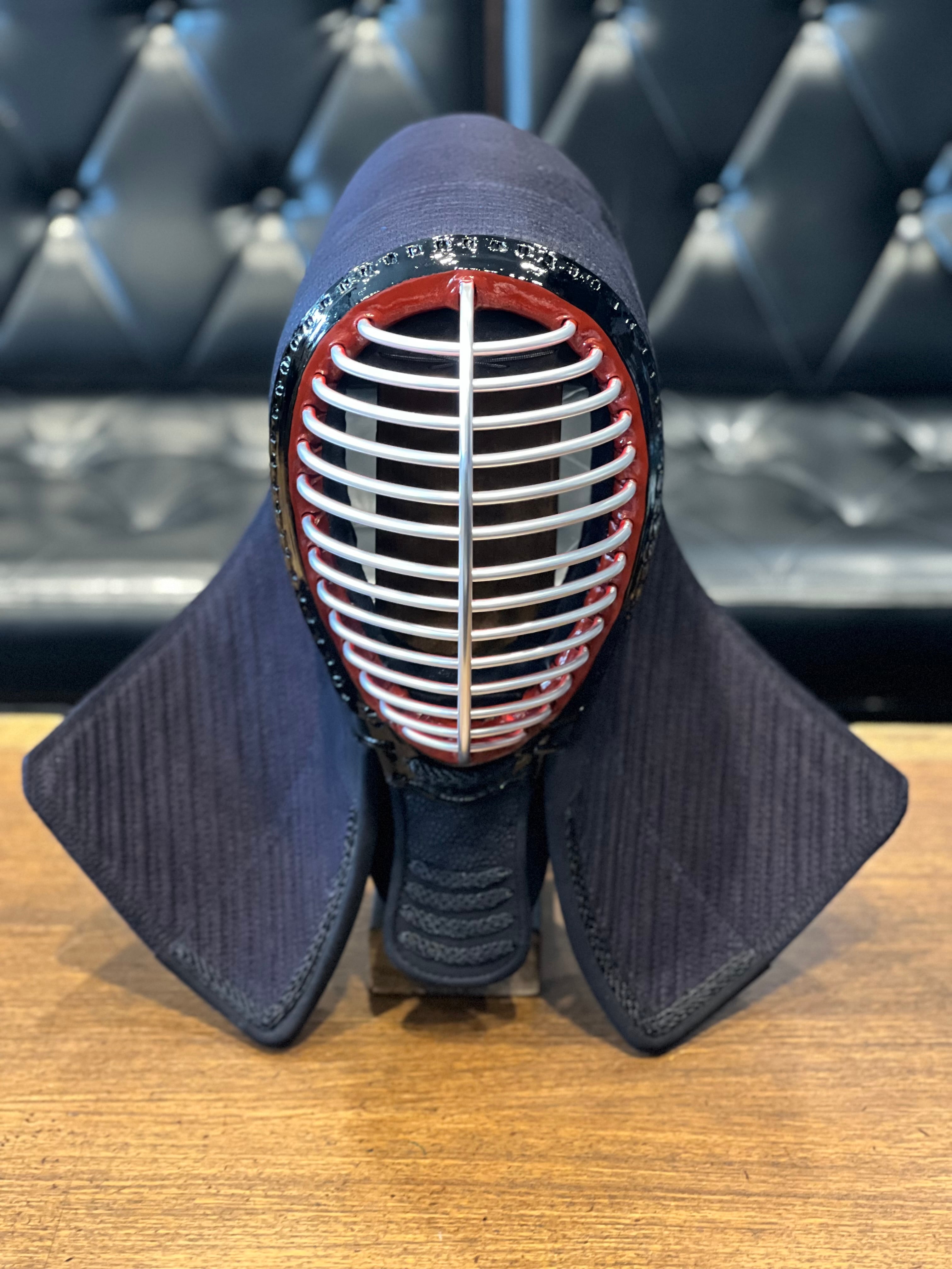 【黒閃コブラ織刺‼️面サイズ64〜66】【超絶人気‼️稽古にも使えるスーパー軽量面 】【1名様限定✨面サイズ64〜66】スーパー軽量面『黒閃コブラ織刺』8/5㎜ナナメ 織刺 面 アゴ波千鳥