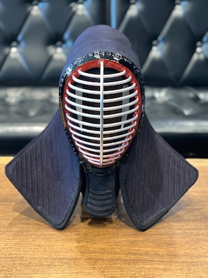 【黒閃コブラ織刺‼️面サイズ64〜66】【超絶人気‼️稽古にも使えるスーパー軽量面 】【1名様限定✨面サイズ64〜66】スーパー軽量面『黒閃コブラ織刺』8/5㎜ナナメ 織刺 面 アゴ波千鳥