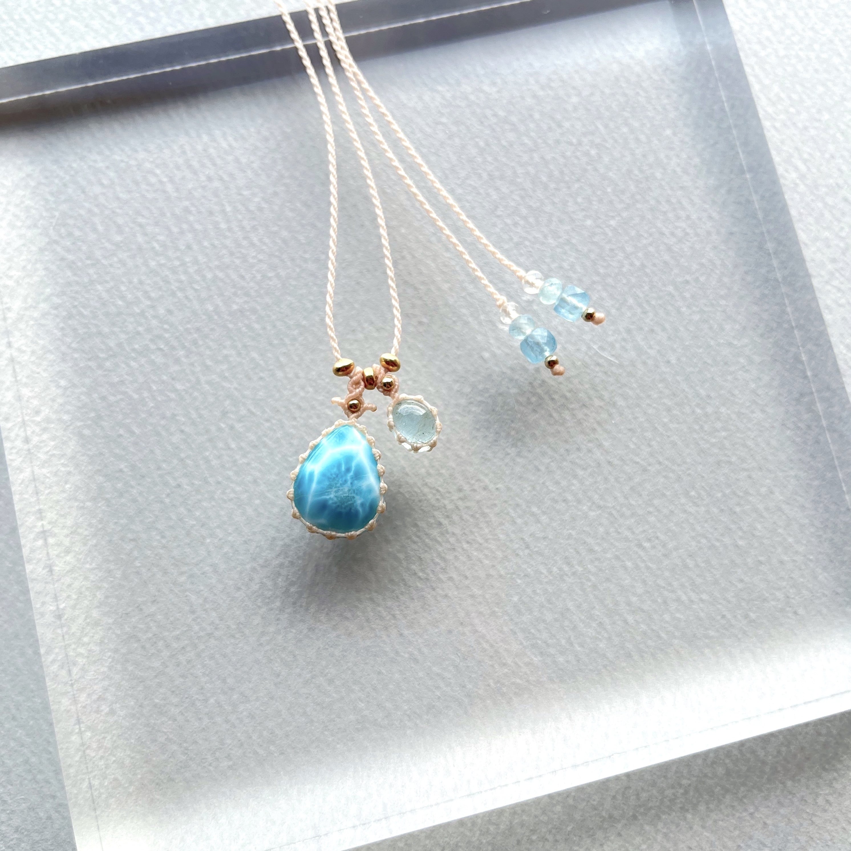 ラリマーとアクアマリンのマクラメ編み 天然石ネックレス