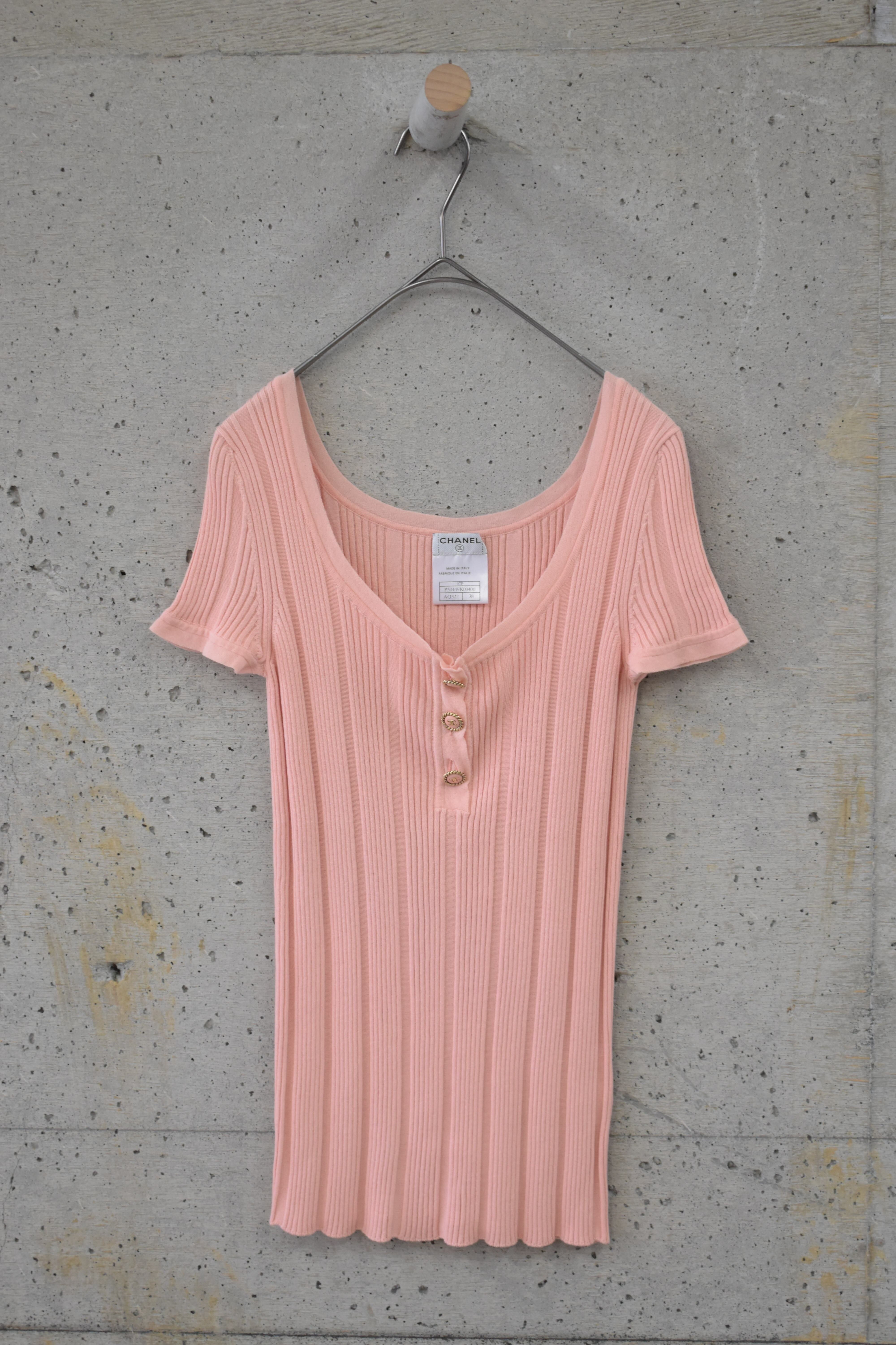 Button-point pink cotton knit