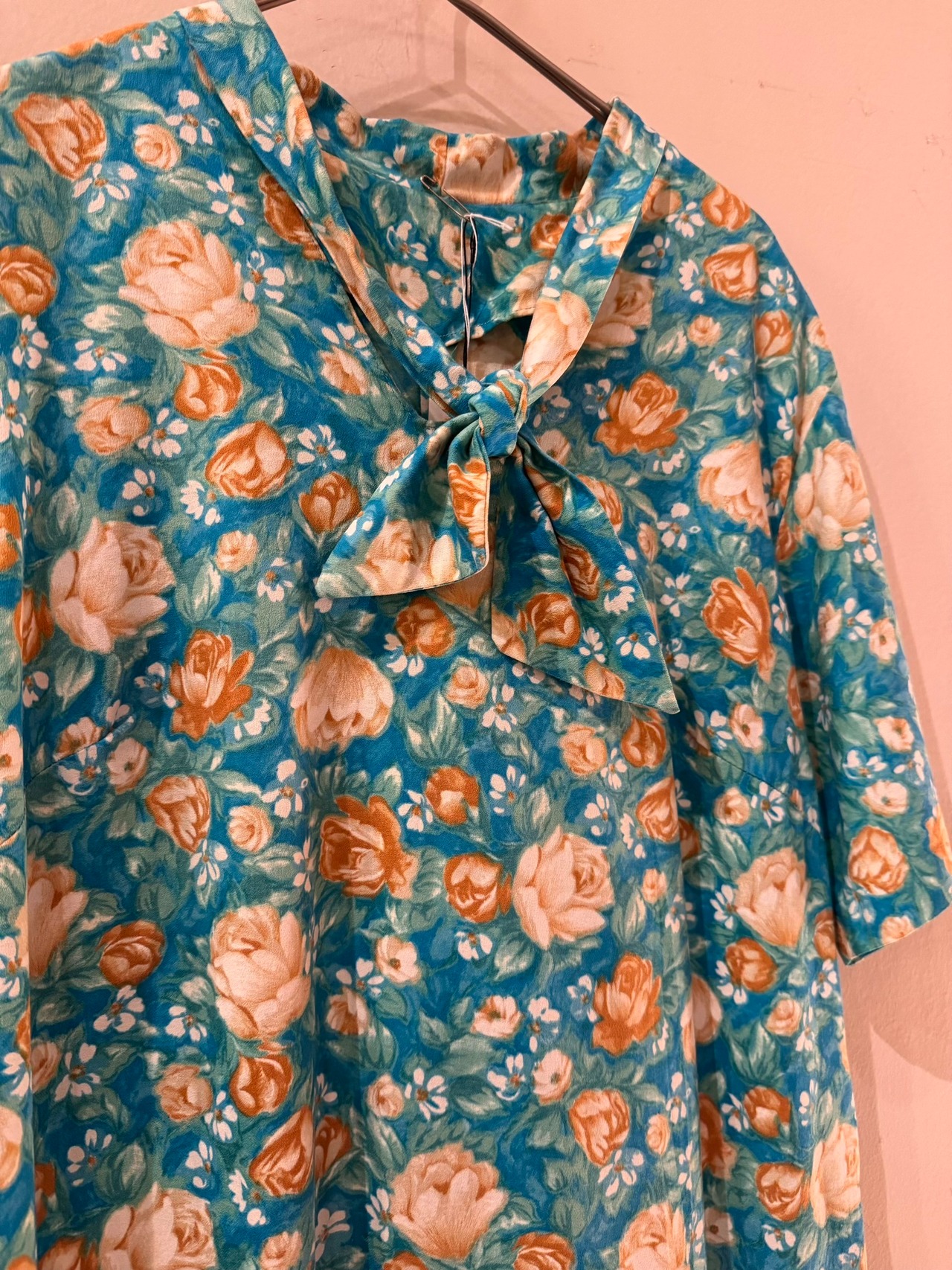 ターコイズブルーショートスリーブボタニカルドレス