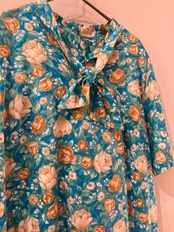 ターコイズブルーショートスリーブボタニカルドレス