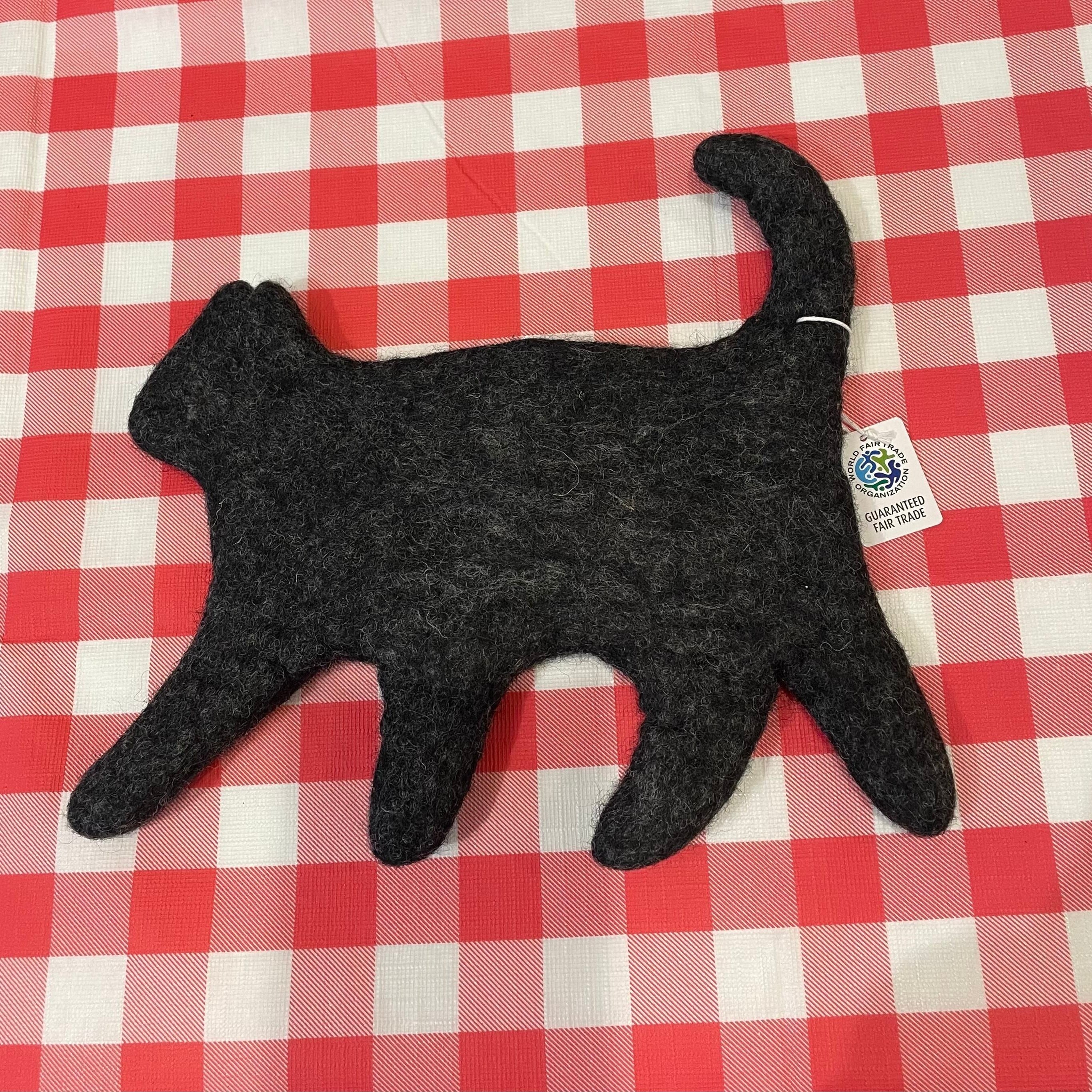 かわいいシルエットが人気!フェルト鍋敷き・黒猫
