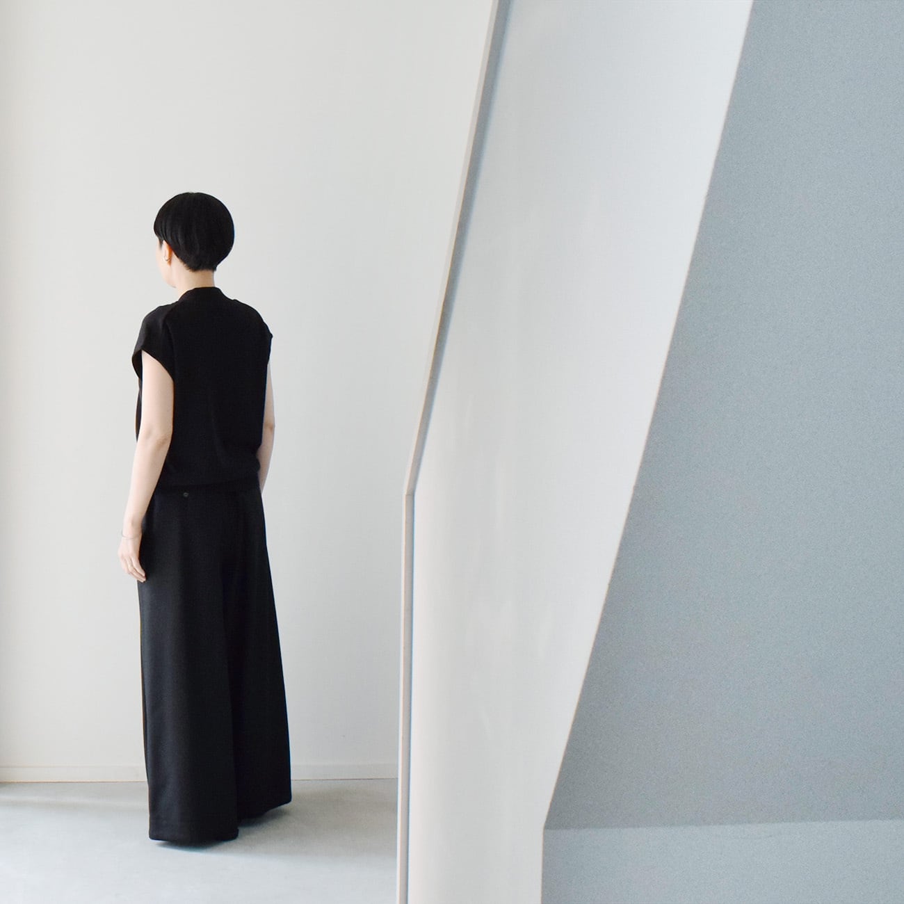 裾切替ワイドパンツ：黒［PT23LPBK］ | skep-online shop