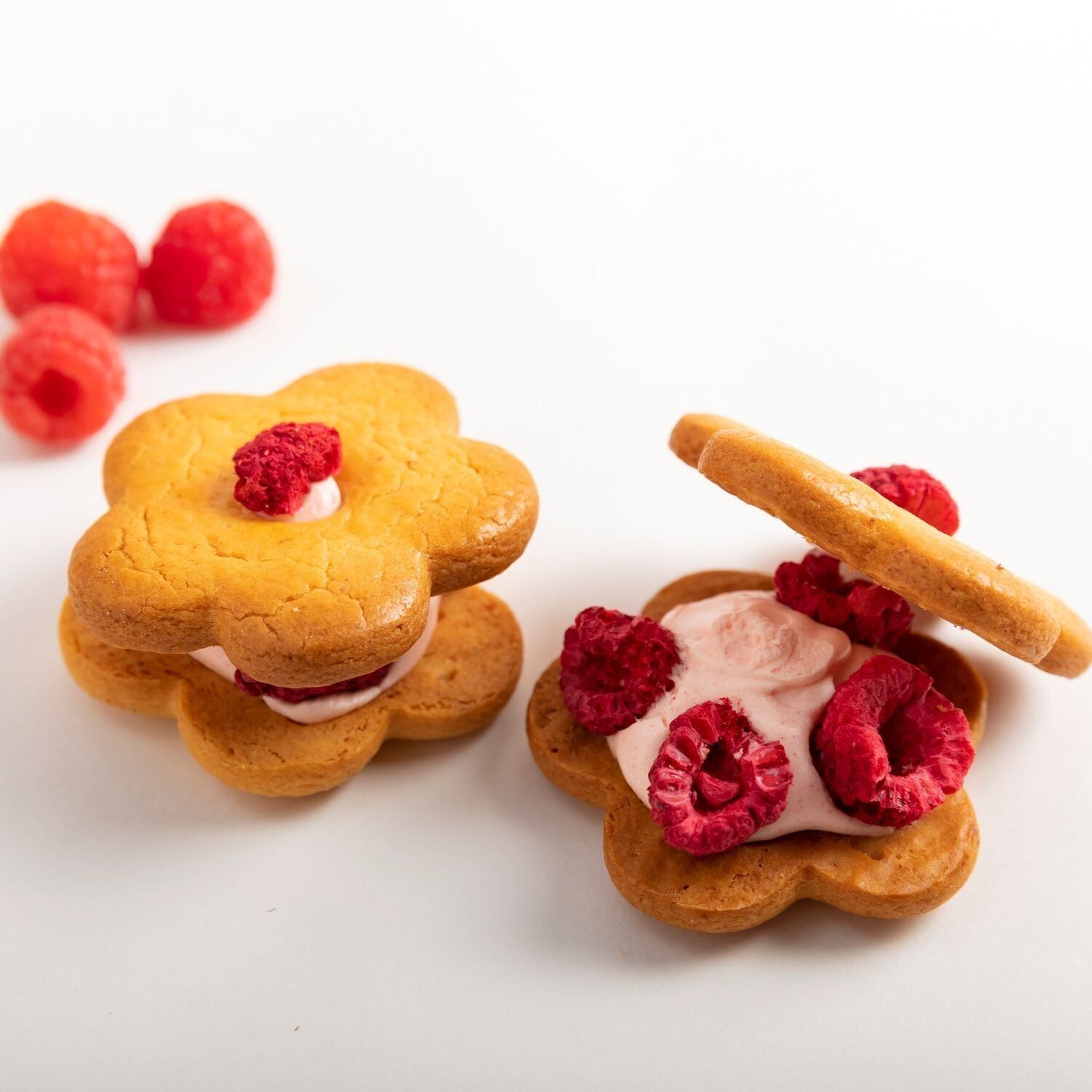 バターサンドクッキー｜花咲くフルリール いちご・フランボワーズ | ラ