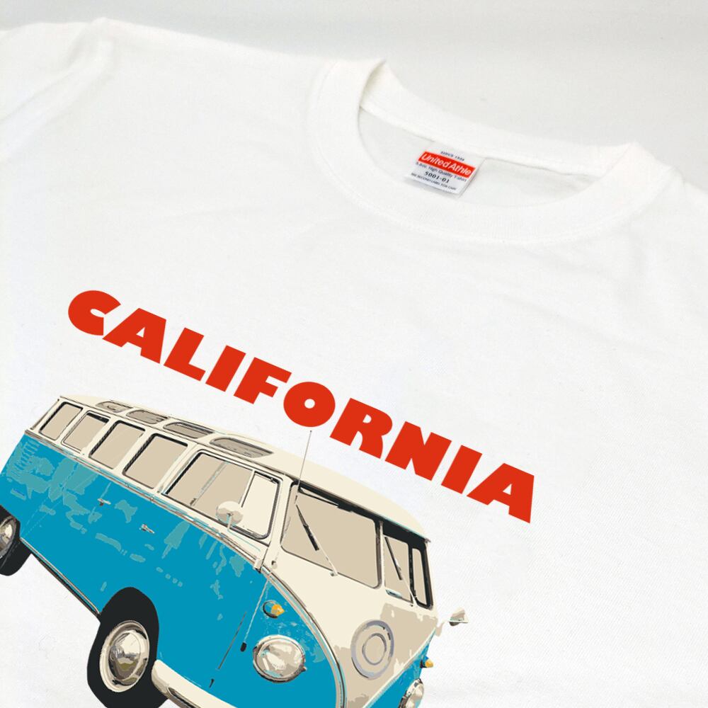 California Car 半袖 Tシャツ ホワイト カリフォルニア タイプ2 車 旧車 自動車 おしゃれ かわいい かっこいい プレゼント ドイツ 車 バス 赤色 黄色 水色 キャンプ サーフィン サーファー プリント T Shirt ティーシャツ メンズ レディース 男女兼用 ユニセックス T