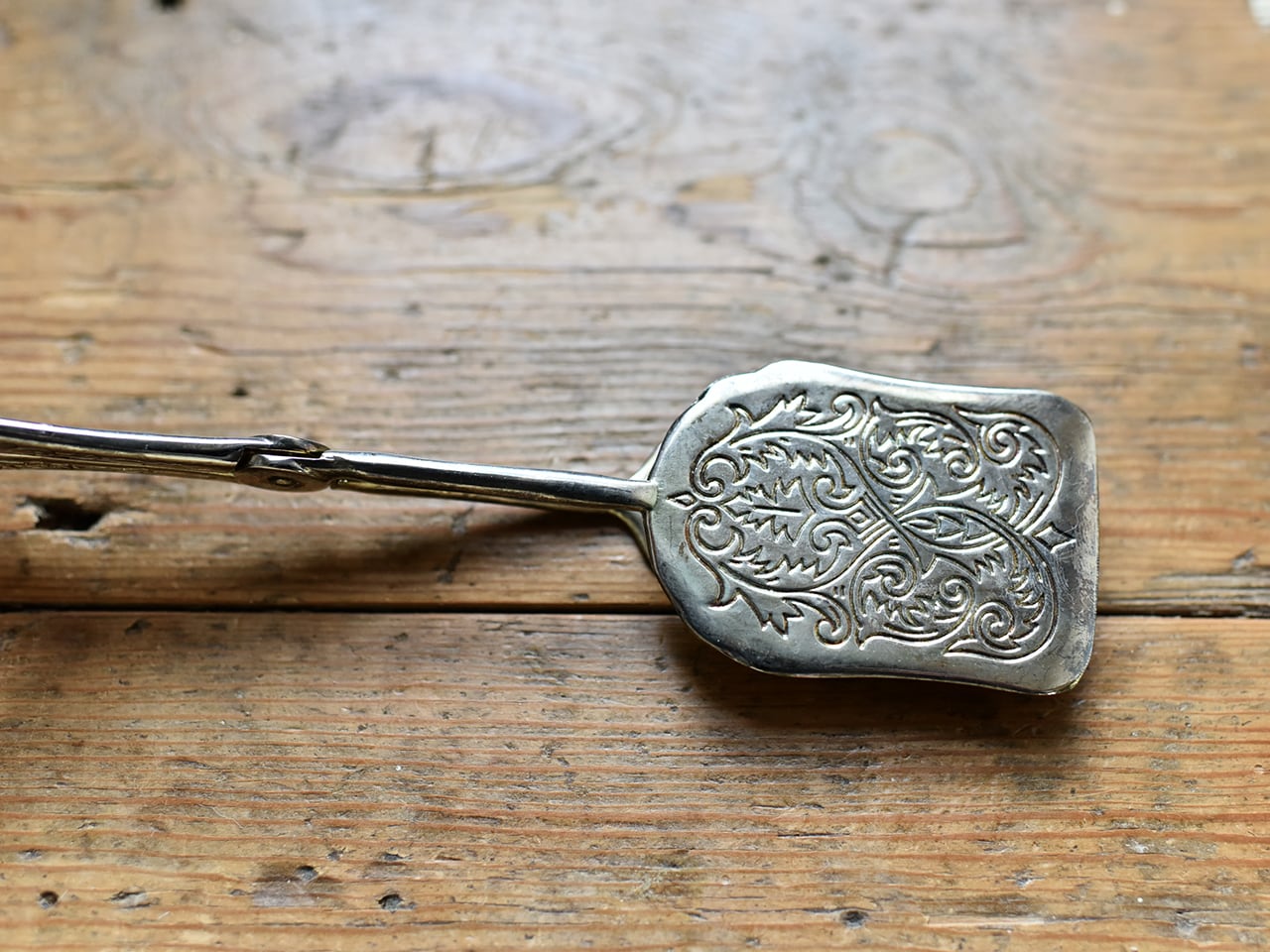 装飾が素敵なサーバートング(C) フレンチブロカント