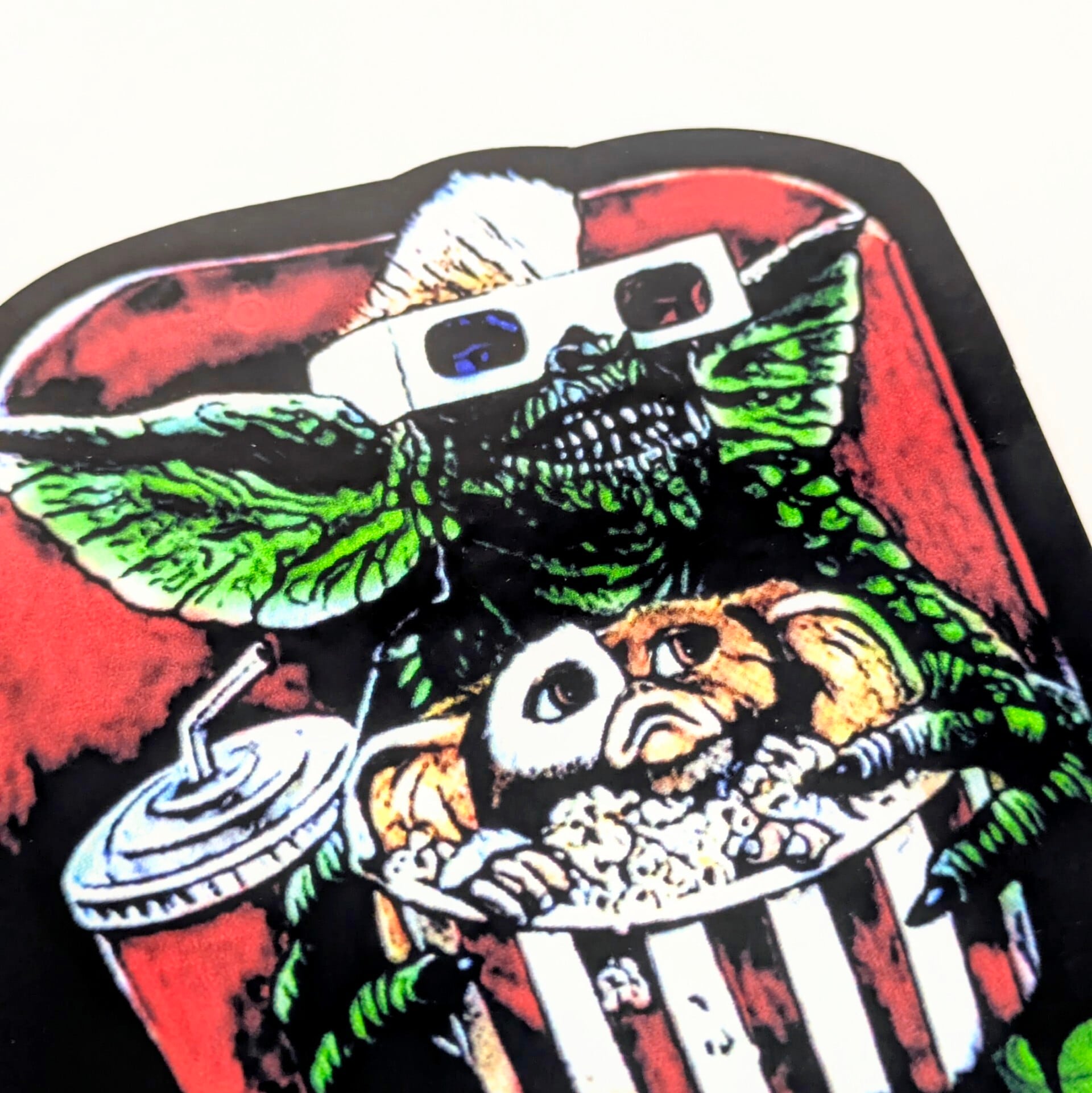 送料無料!!【 DIE-CUT STICKER / ダイカットステッカー】『 Gremlins / グレムリン 』ギズモwithストライプ ポップコーン / ステッカー / シール 〚アメリカン雑貨 アメトイ〛