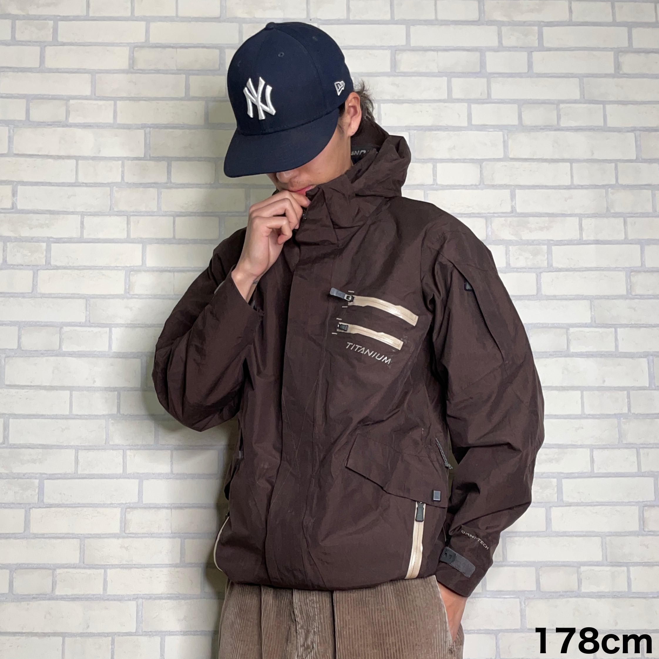 Columbia TITANIUM マウンテンパーカー S（L相当） ジップポケット 裏 