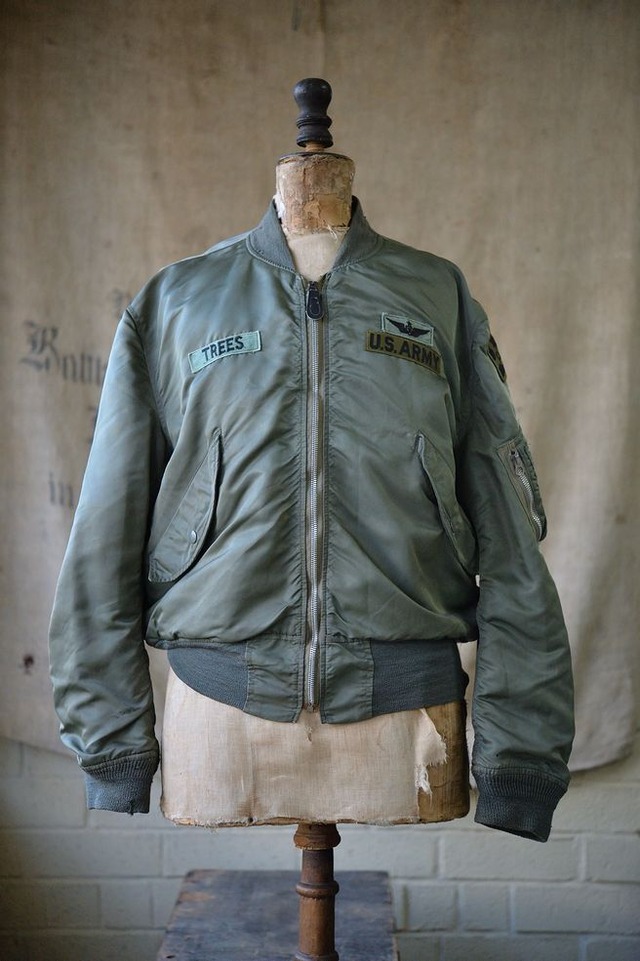 Vintage L-2B MIL-J-7448J Alpha Industrial 1974 "4th Infantry Division Army Senior Aviation"