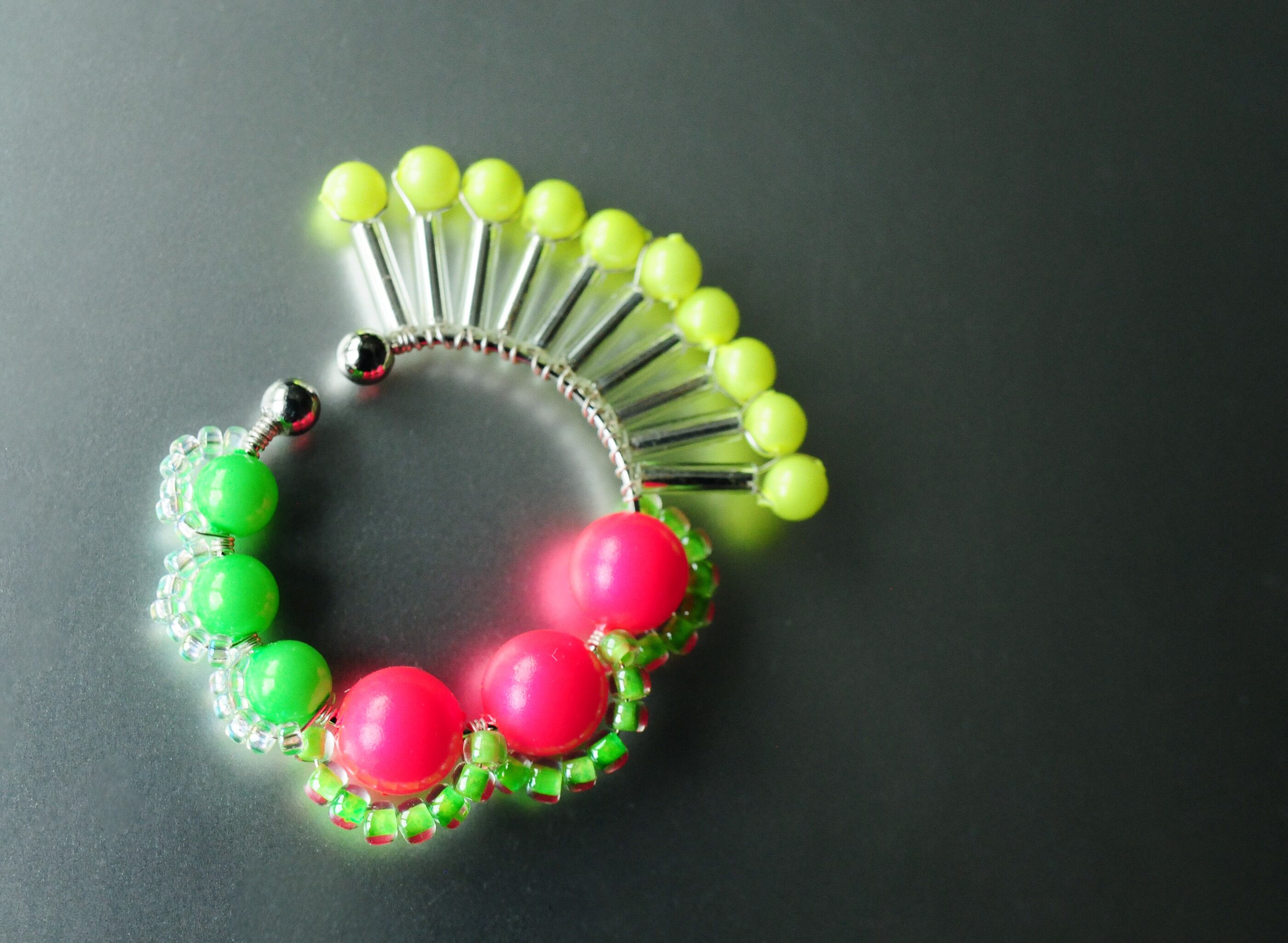 ＜Rollo～イロヅクビジュー～＞イヤーカフ『 ハミングバード/hummingbird 』<NEON/PINK(25)>