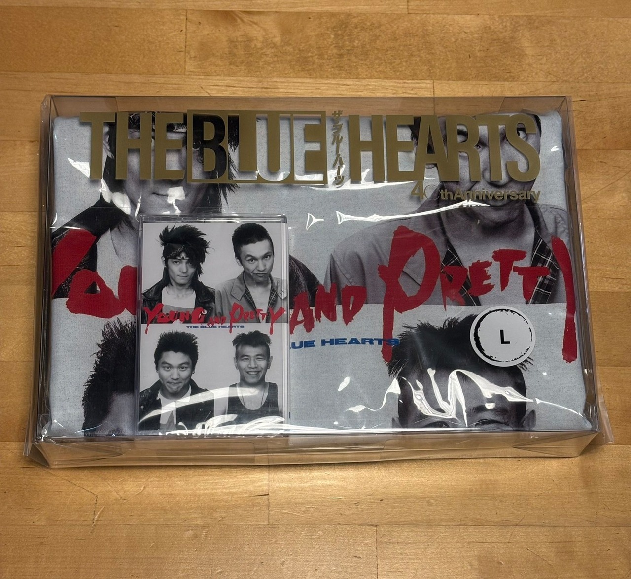 THE BLUE HEARTS「YOUNG AND PRETTY」 [カセット&ジャケットTシャツ(黒/Lサイズ)]